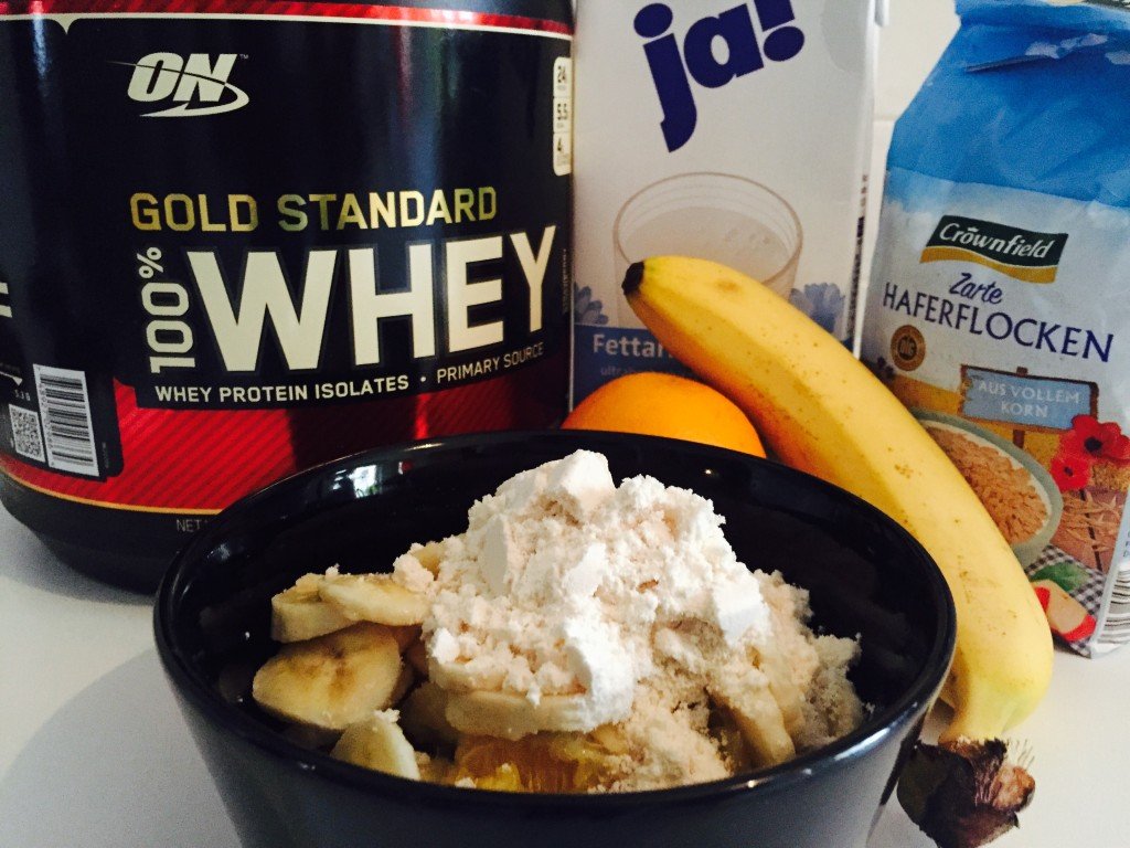 Haferflocken mit Orange, Banane und Whey