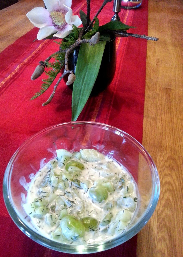 Gurkensalat mit Trauben und Honigmelone