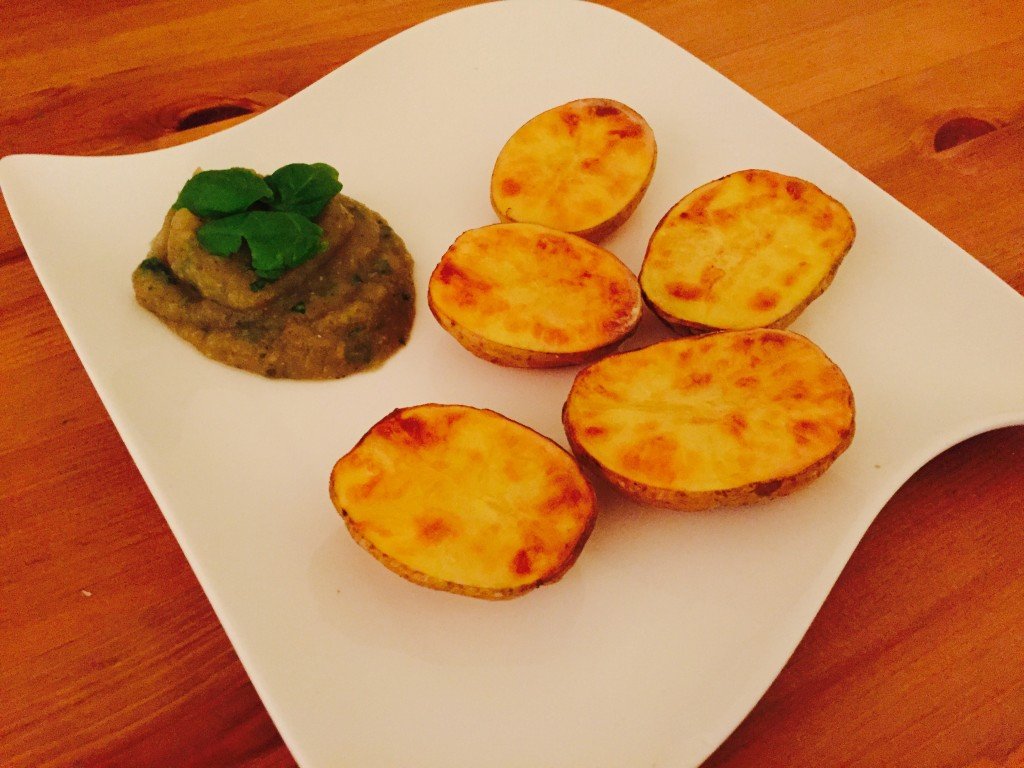 Kartoffeln mit Auberginen Dip vegan