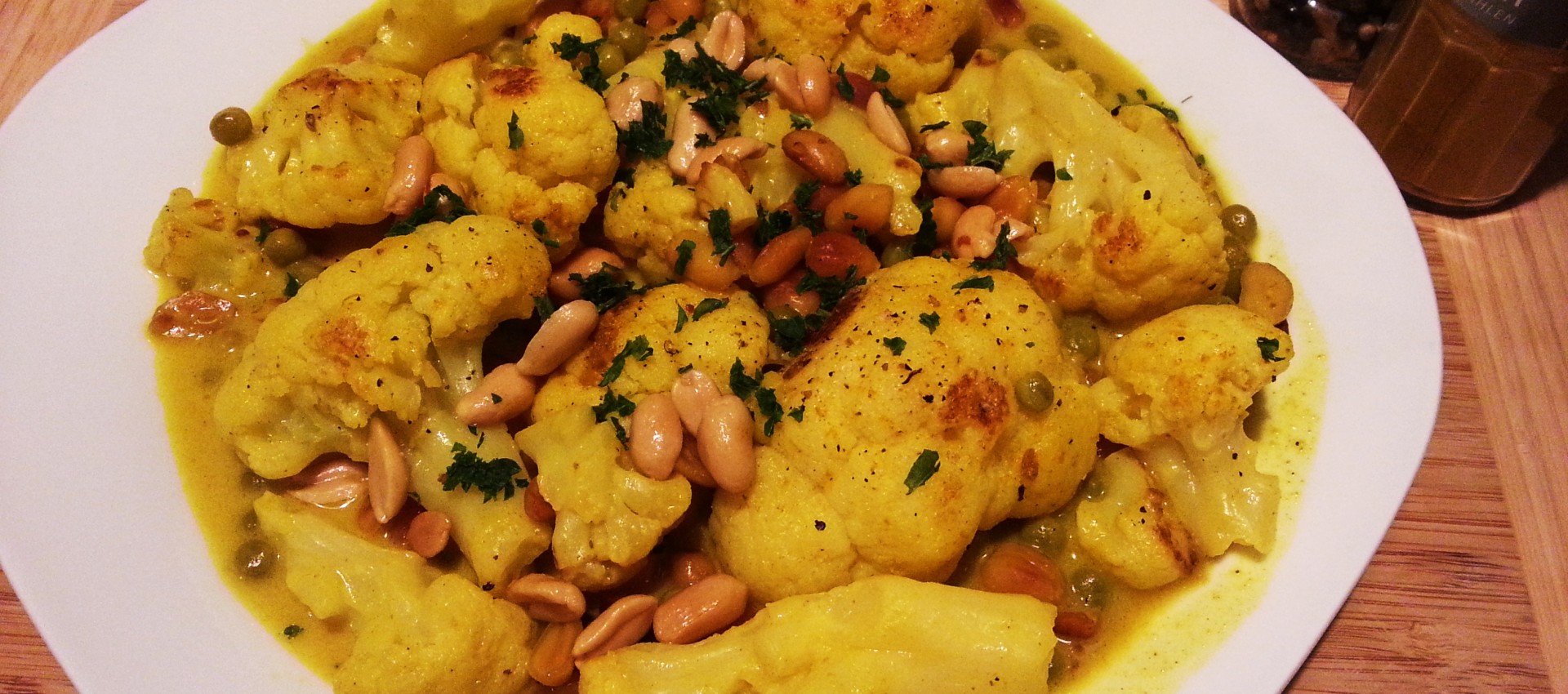 Blumenkohl-Curry mit Nüssen