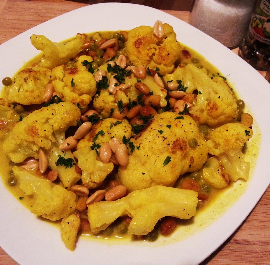 Blumenkohl-Curry mit Nüssen