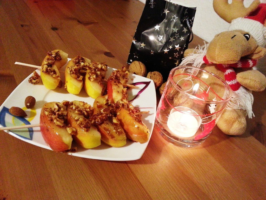 Kandierter Apfel mit Mandeln